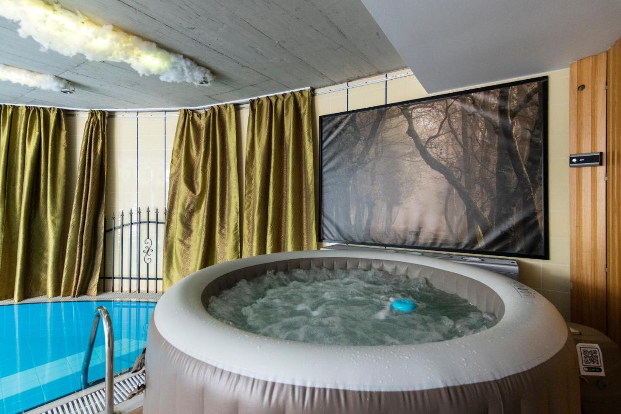 Unique Apartment With Private Pool, Cinema, Spa Praga Exterior foto